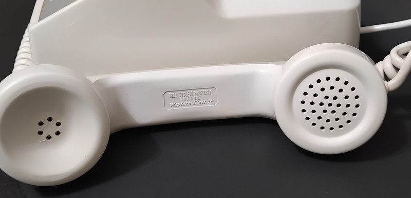 White 1500 Touch tone phone Western Electric  10 button
