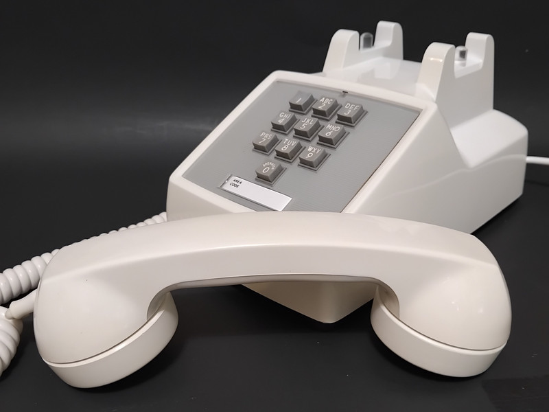 White 1500 Touch tone phone Western Electric  10 button