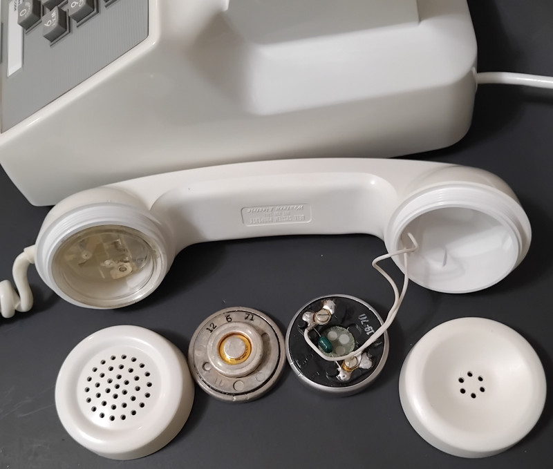White 1500 Touch tone phone Western Electric  10 button