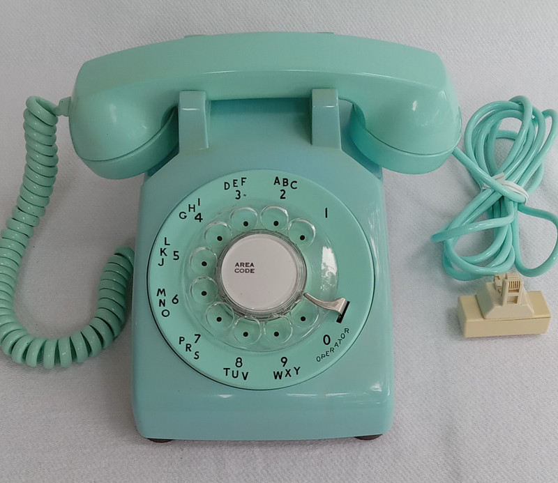 Turquoise 500 desk Western Electric  telephone