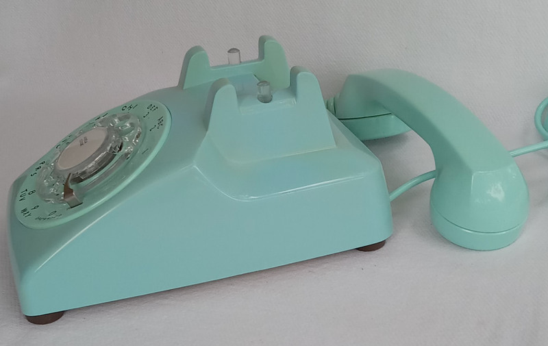 Turquoise 500 desk Western Electric  telephone