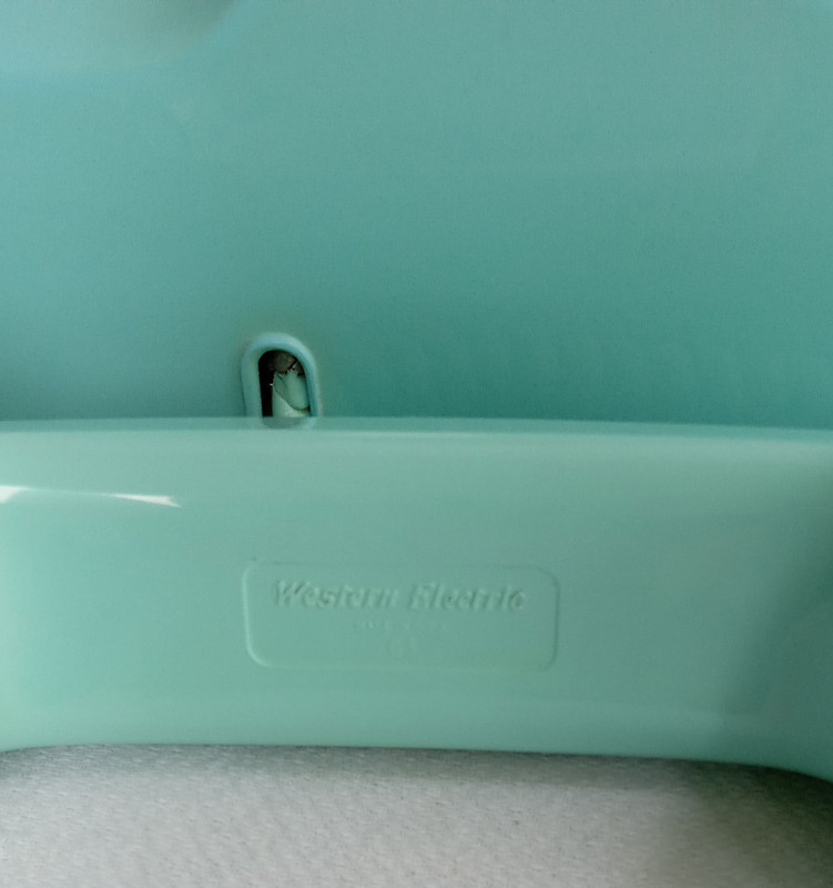 Turquoise 500 desk Western Electric  telephone