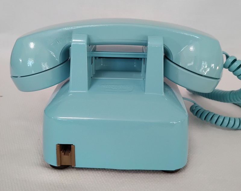 Aqua blue 500 desk Western Electric  telephone