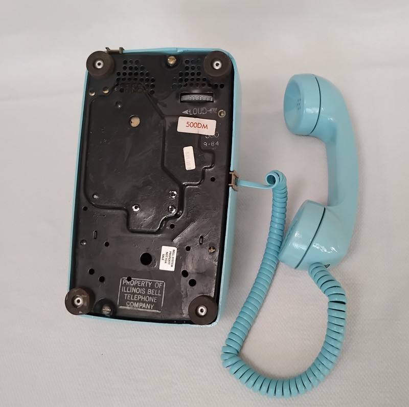Aqua blue 500 desk Western Electric  telephone