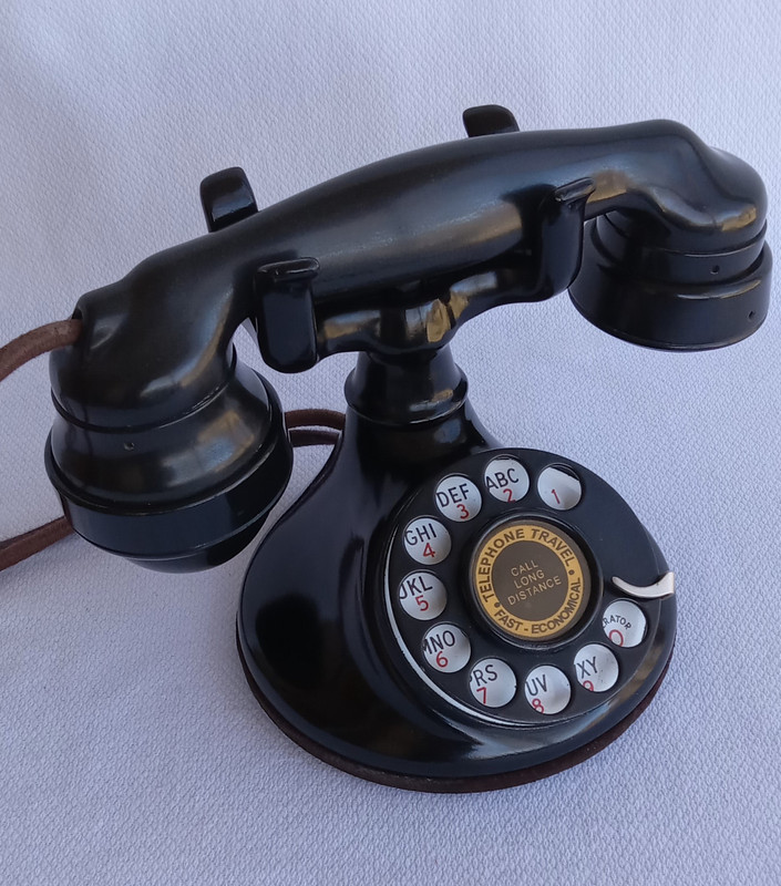  Western Electric 102 B1  634A subscriber  telephone set 