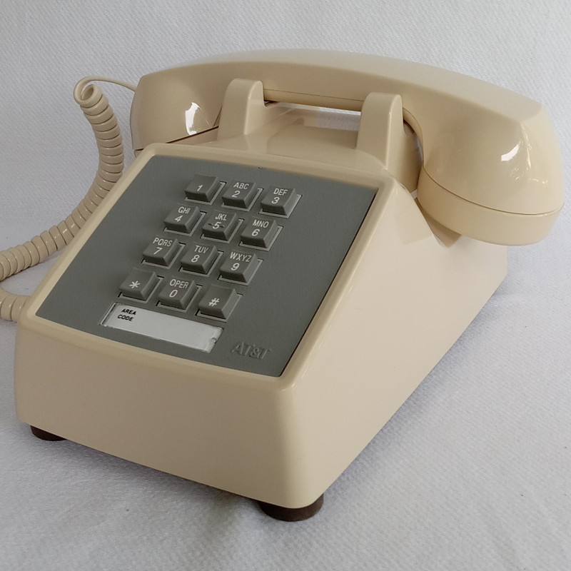 Ivory  2500 Touch tone phone New in the box NOS