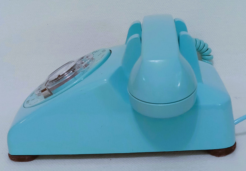 Kellogg  500 blue desk phone