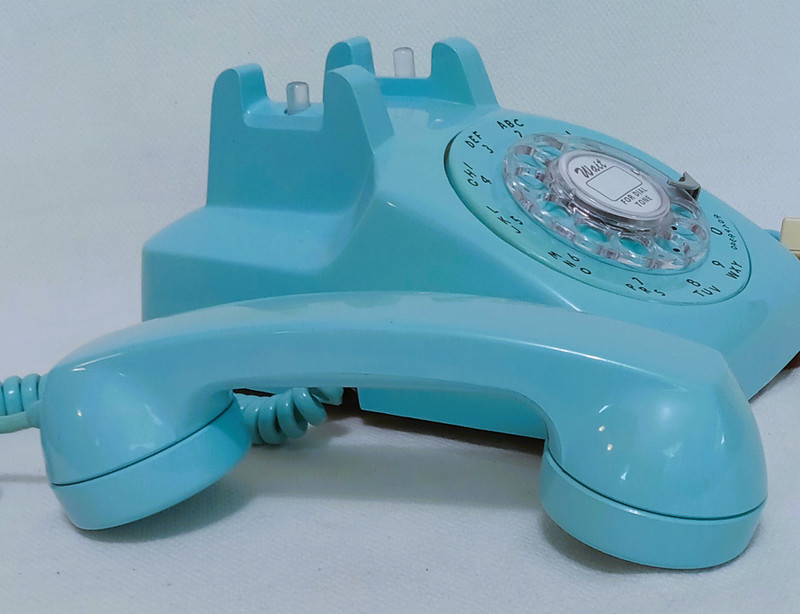 Kellogg  500 blue desk phone