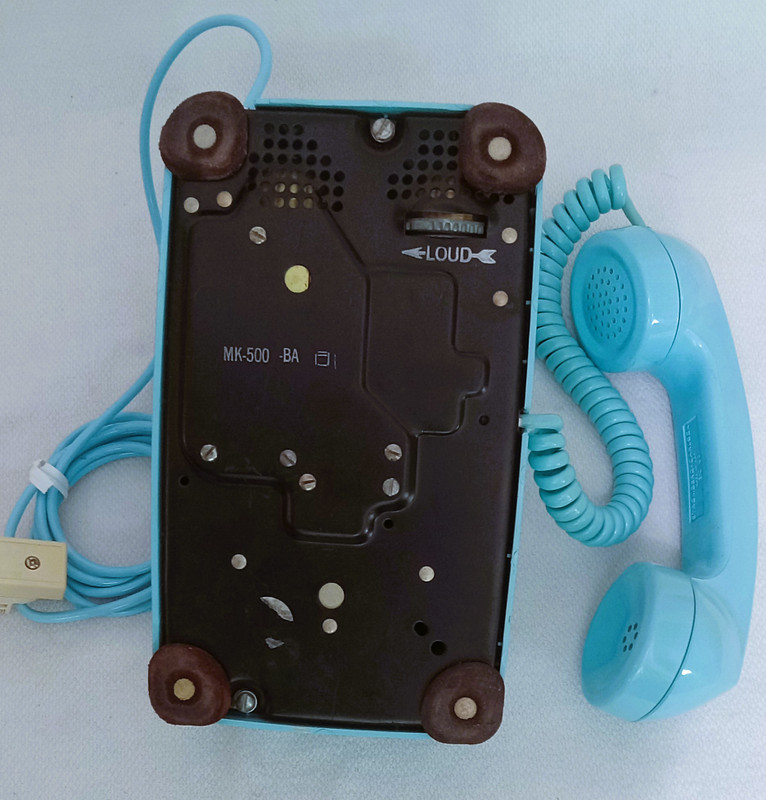 Kellogg  500 blue desk phone
