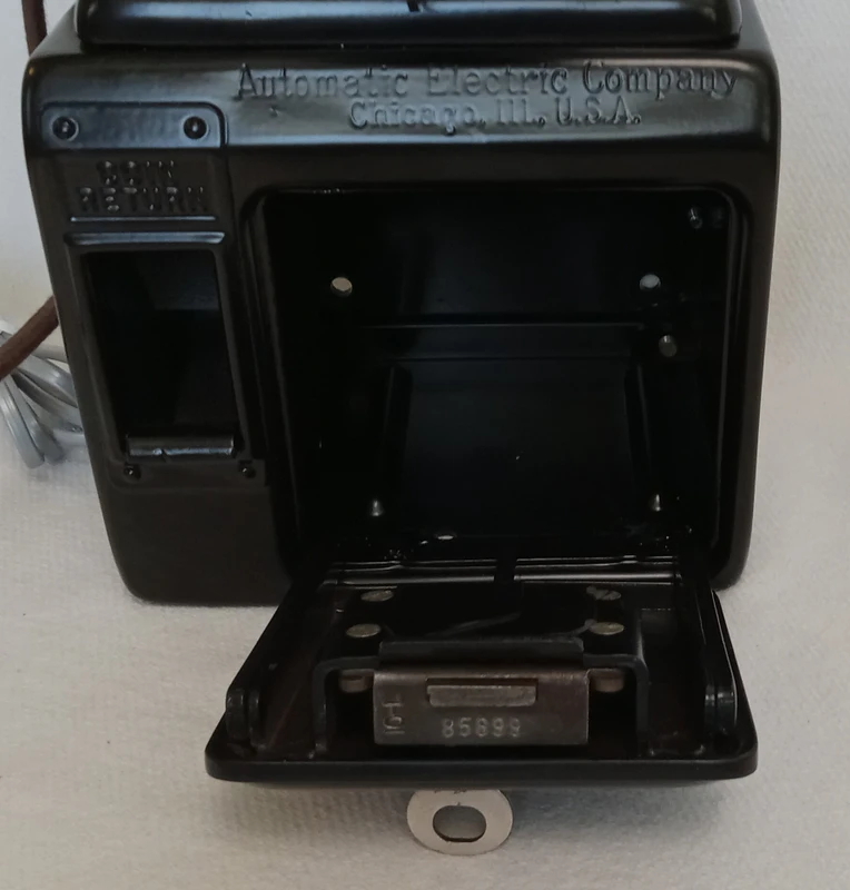   2 piece    3 slot Payphone Working  Older Version