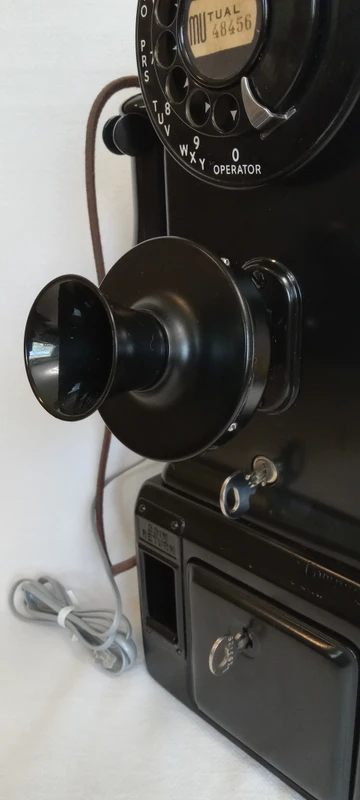   2 piece    3 slot Payphone Working  Older Version