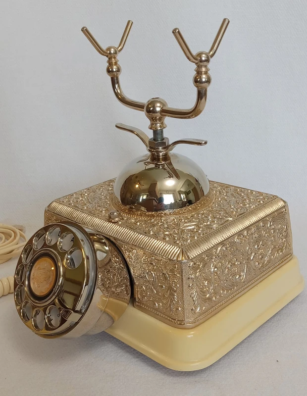 RADIO SHACK GOLD FRENCH STYLE ROTARY DIAL PHONE 43-320A, works