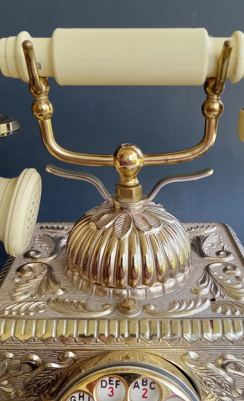 RADIO SHACK GOLD FRENCH STYLE ROTARY DIAL PHONE 43-322A, works