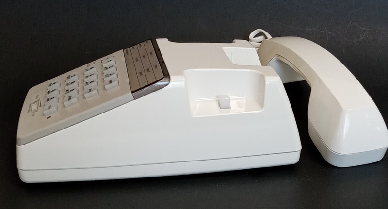 White  touch tone telephone Signature Traditional AT&T NOS