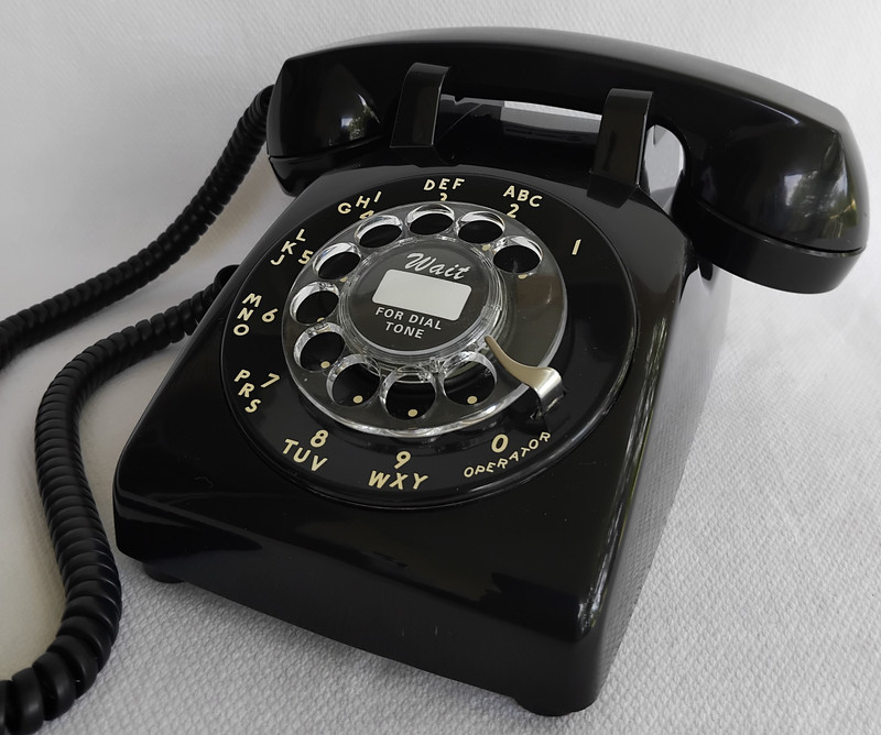   Western Electric telephone model 500 Fully restored    Modular Version