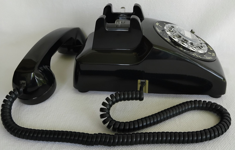   Western Electric telephone model 500 Fully restored    Modular Version