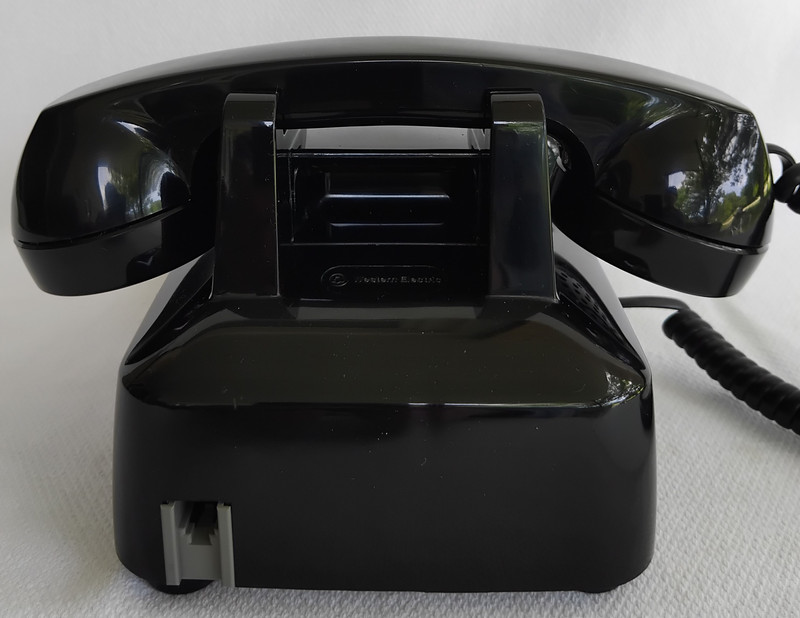   Western Electric telephone model 500 Fully restored    Modular Version