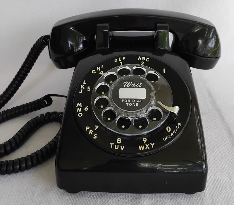   Western Electric telephone model 500 Fully restored    Modular Version