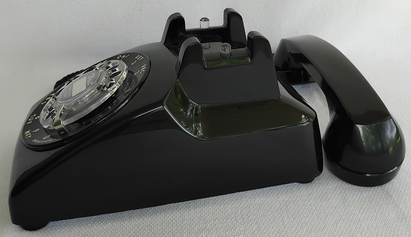   Western Electric telephone model 500 Fully restored    Modular Version