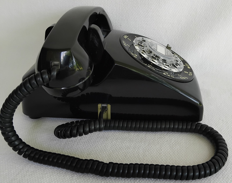   Western Electric telephone model 500 Fully restored    Modular Version