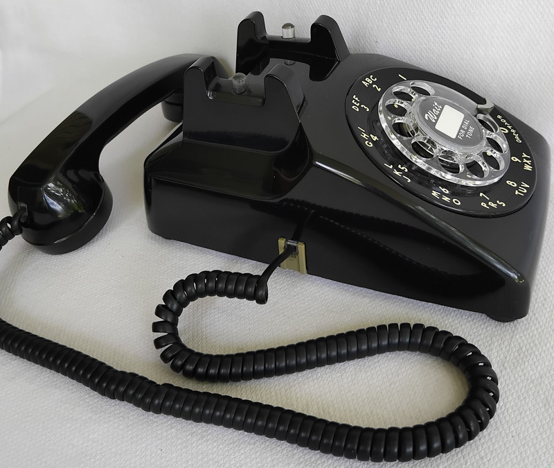   Western Electric telephone model 500 Fully restored    Modular Version