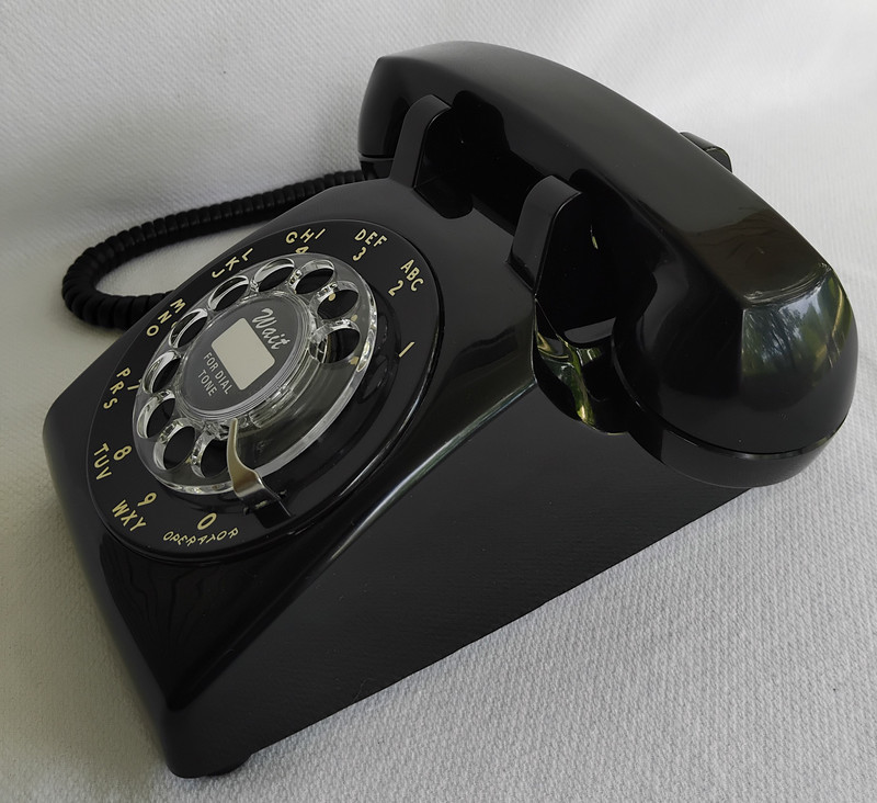   Western Electric telephone model 500 Fully restored    Modular Version