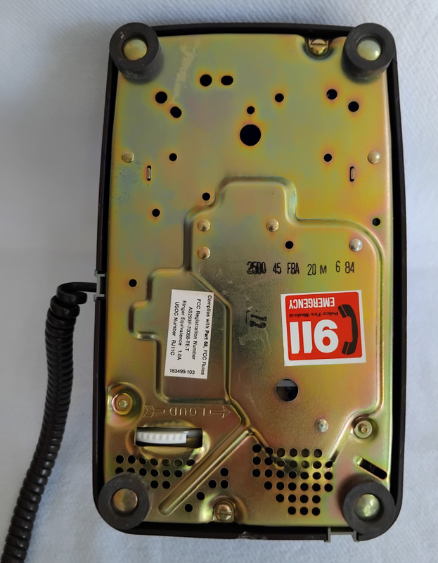 Stromberg Carlson / ITT 2500DM touch tone phone in Brown 