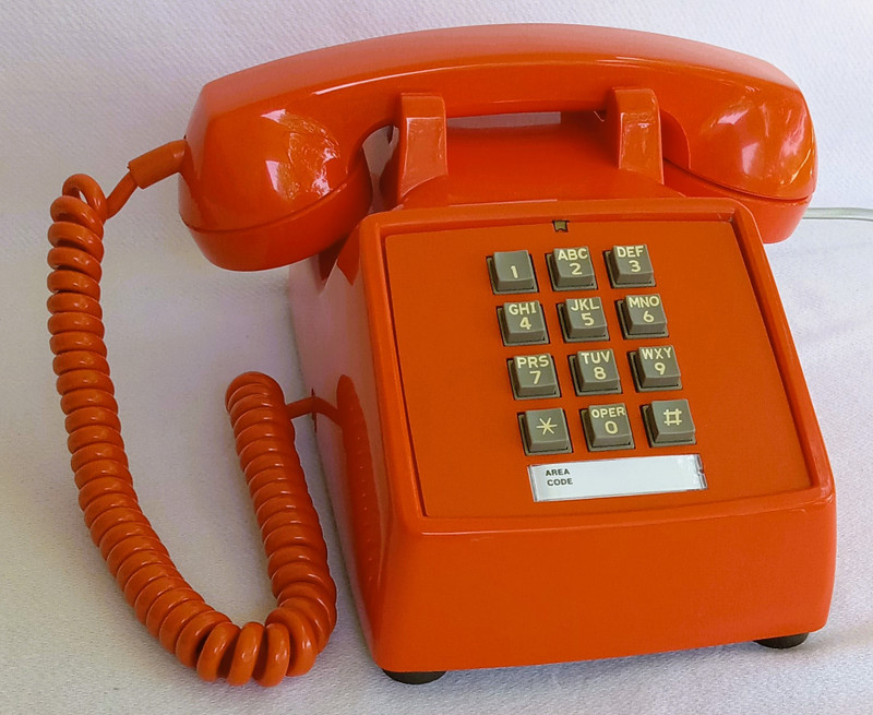 Stromberg Carlson 2500 touch tone telephone Orange 