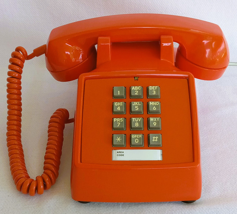 Stromberg Carlson 2500 touch tone telephone Orange 