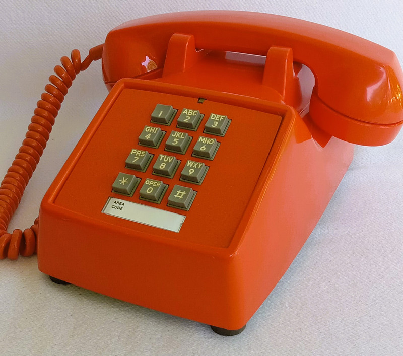 Stromberg Carlson 2500 touch tone telephone Orange 