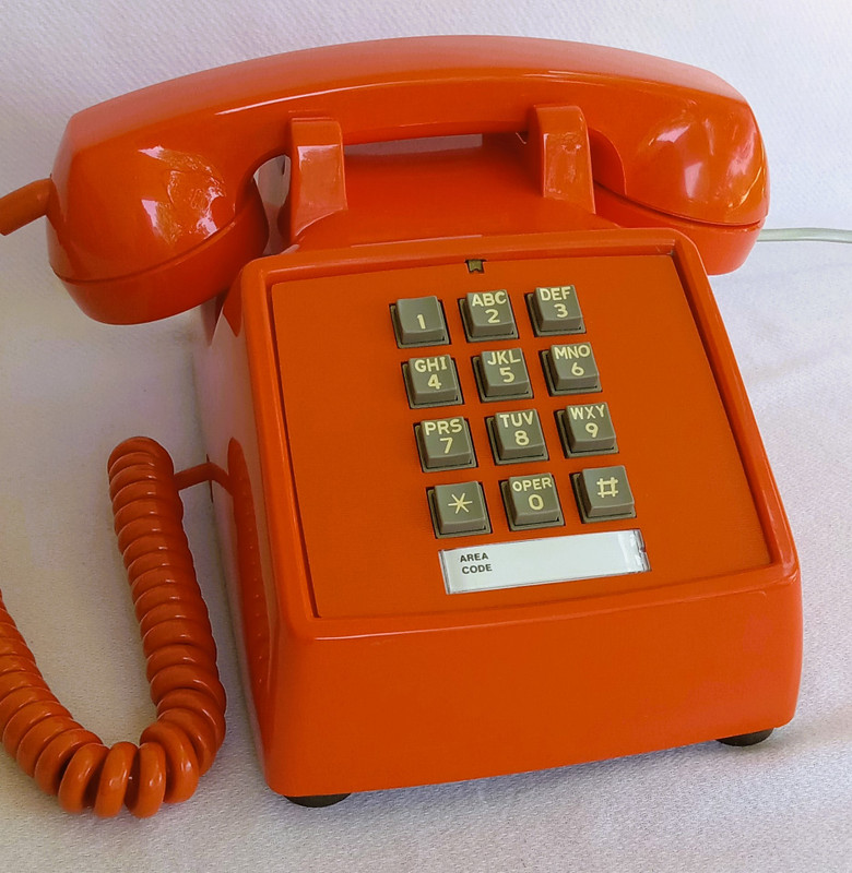 Stromberg Carlson 2500 touch tone telephone Orange 