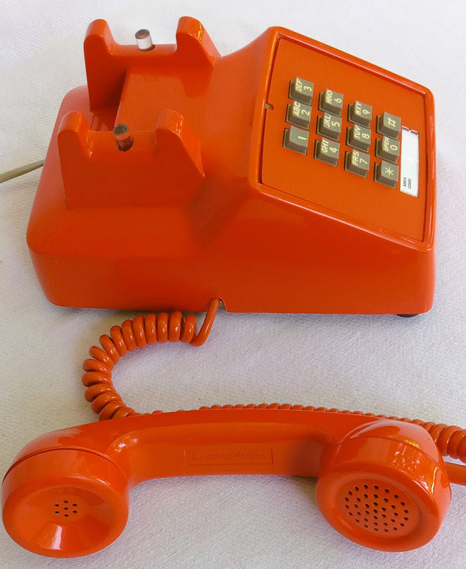 Stromberg Carlson 2500 touch tone telephone Orange 