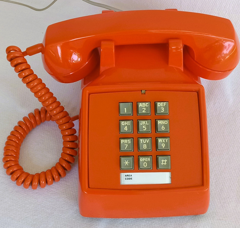 Stromberg Carlson 2500 touch tone telephone Orange 