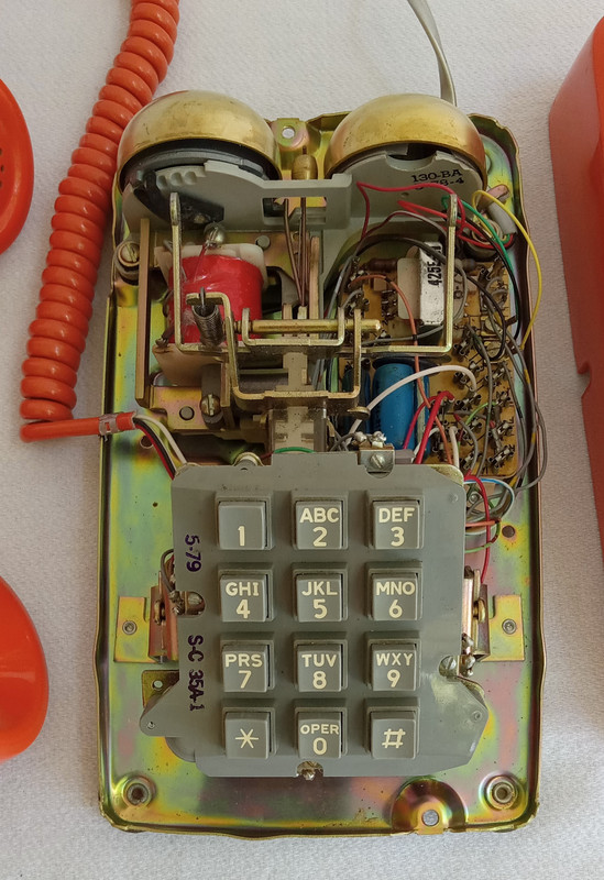 Stromberg Carlson 2500 touch tone telephone Orange 