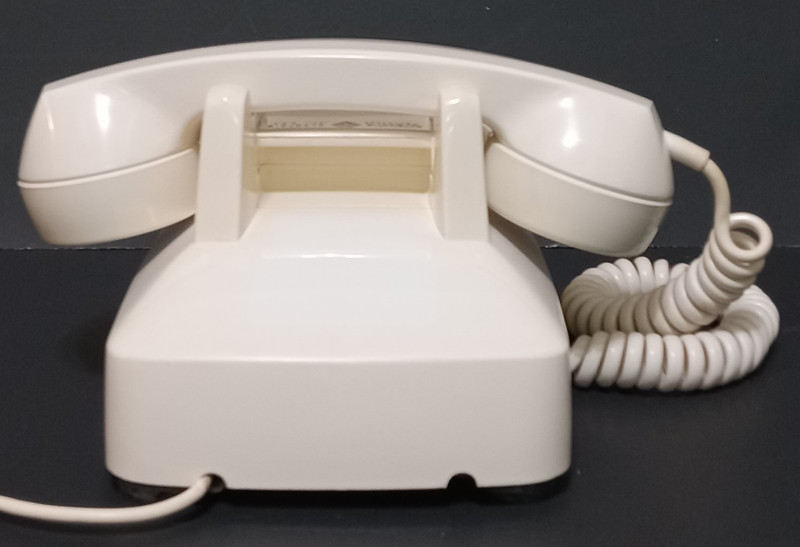 Fantastic White AE80 by Automatic Electric phone