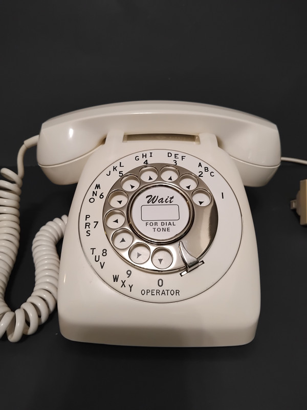 Fantastic White AE80 by Automatic Electric phone
