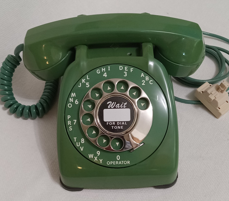 Green Automatic Electric phone AE 80
