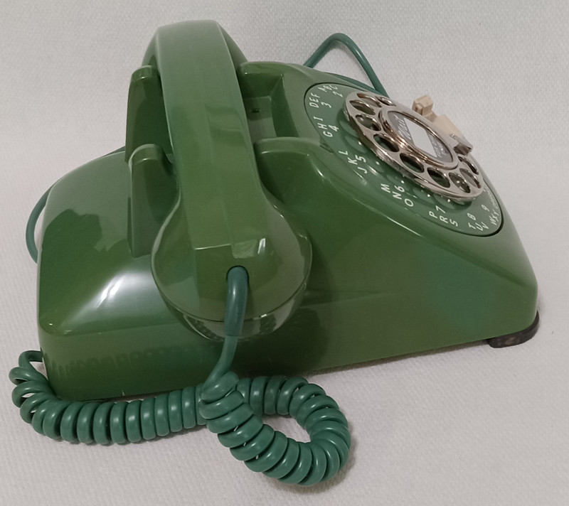 Green Automatic Electric phone AE 80