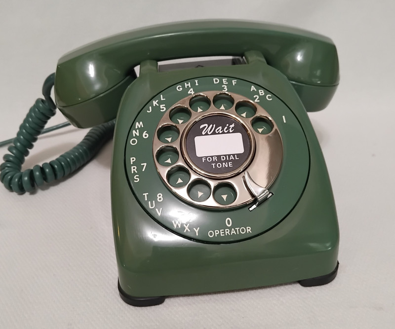 Green Automatic Electric phone AE 80