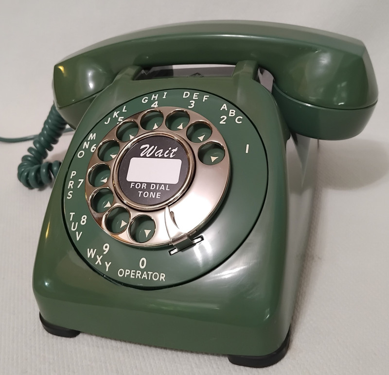 Green Automatic Electric phone AE 80