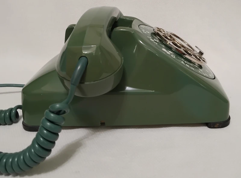 Green Automatic Electric phone AE 80