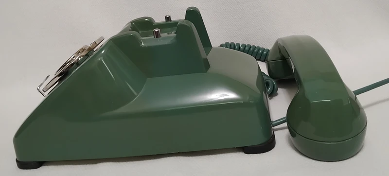 Green Automatic Electric phone AE 80