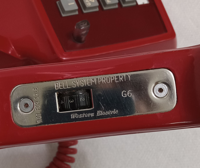 Western Electric telephone Red 2500 touch tone with G6  Works  