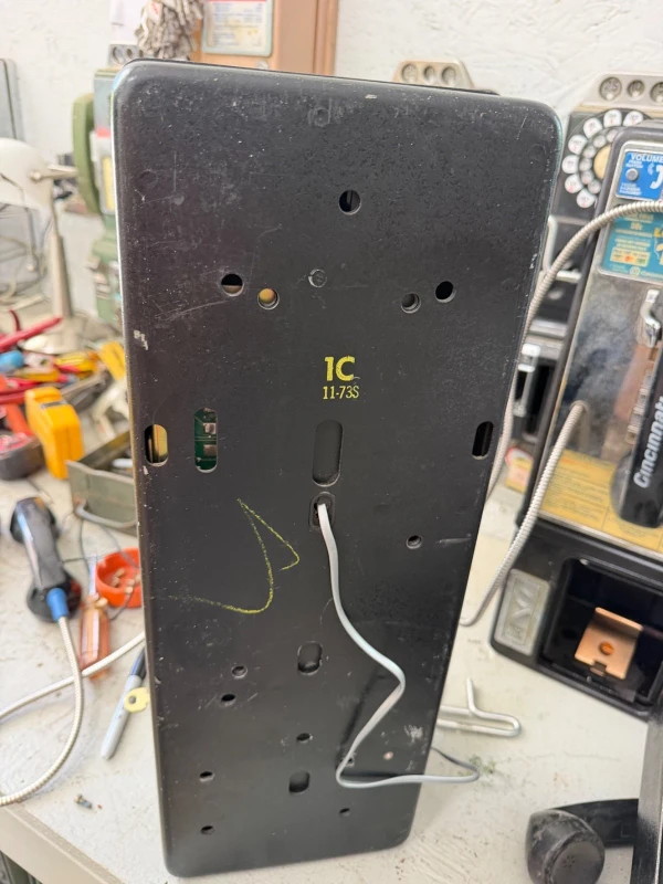 Single Slot Payphone 1D2   Western Electric