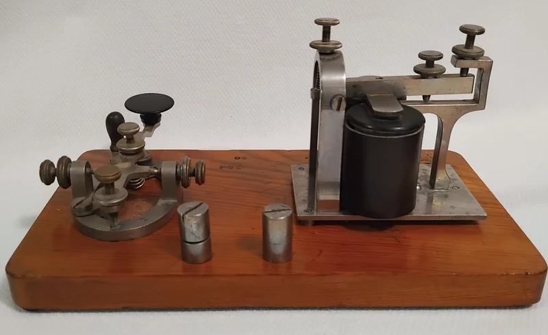 Antique J.H. Bunnell & Co New York Railroad Telegraph Key Sounder Wood Base