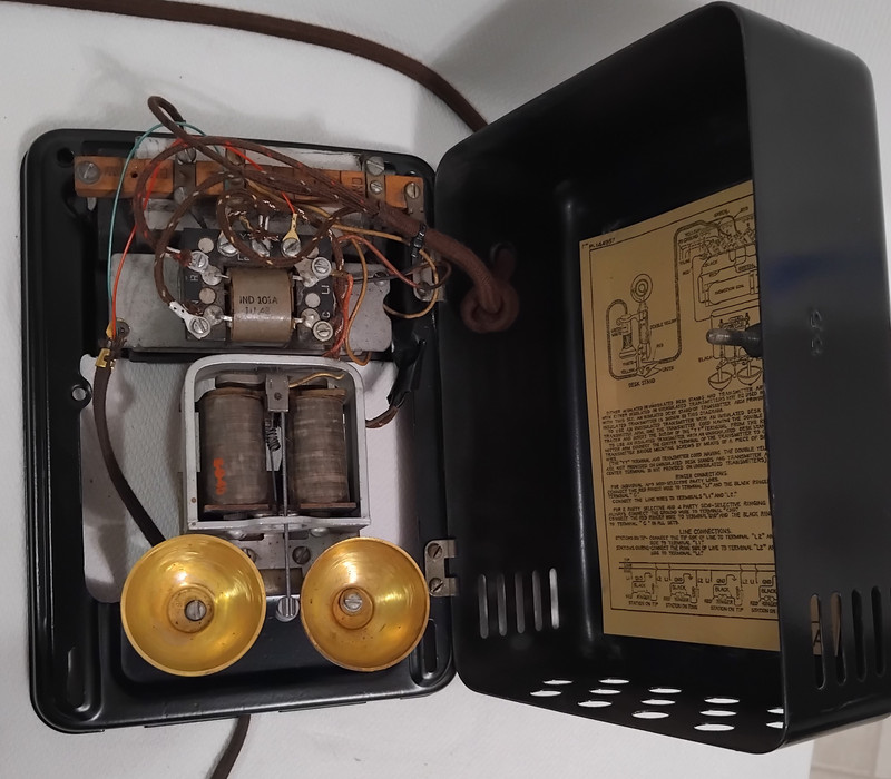  Western Electric 202 634A subscriber  telephone set 