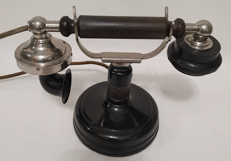  Kellogg Grabaphone  desk telephone