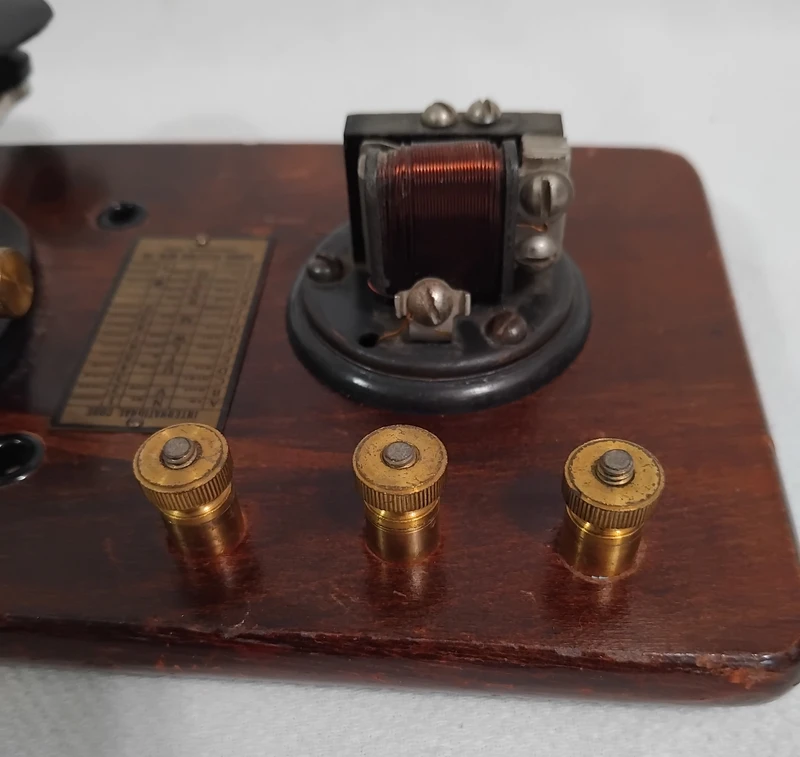 Telegraph Key original wood base telegraph