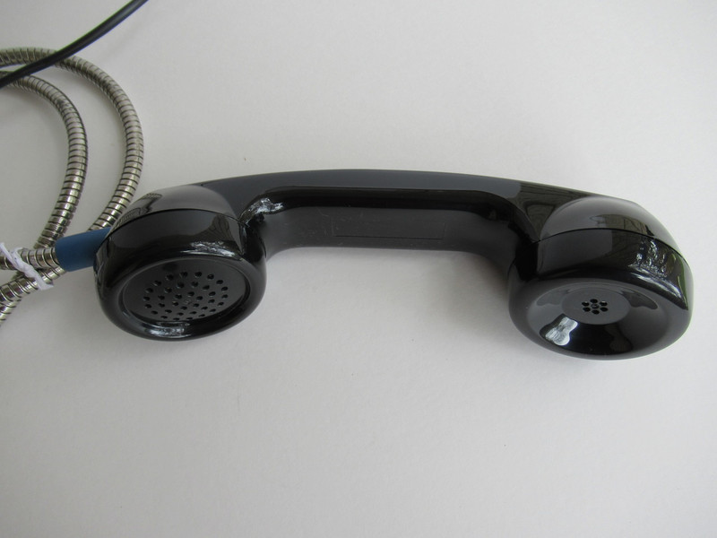 Payphone handset with armored cord 