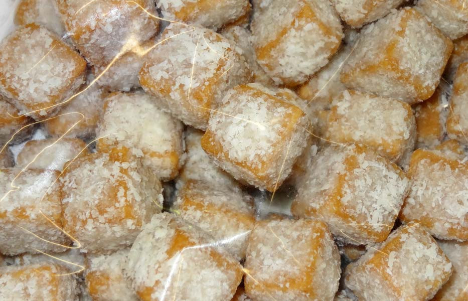 Caramel Kisses online at The Professors Online Lolly Shop (3019)